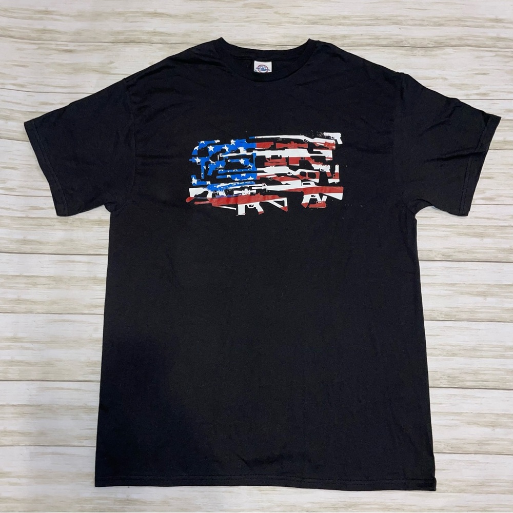 Delta Pro Weight Men’s American Flag Guns Black Tee Shirt 🇺🇸